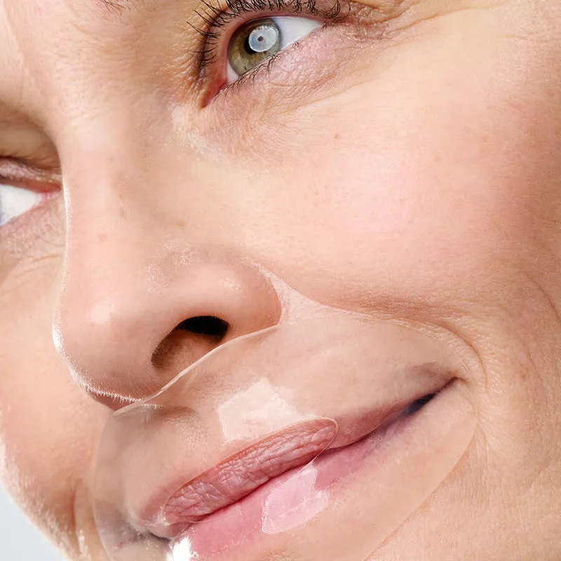 Hydrogel Lip Mask application