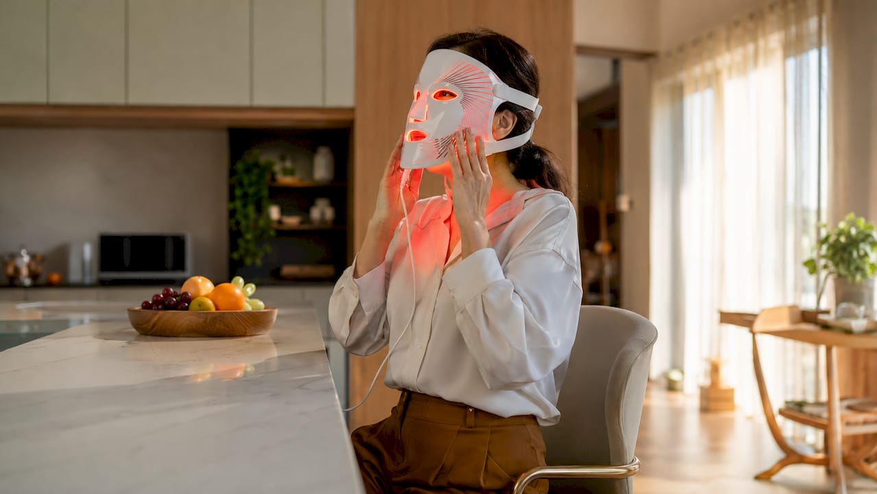 CurrentBody LED masks: the complete anti-aging guide
